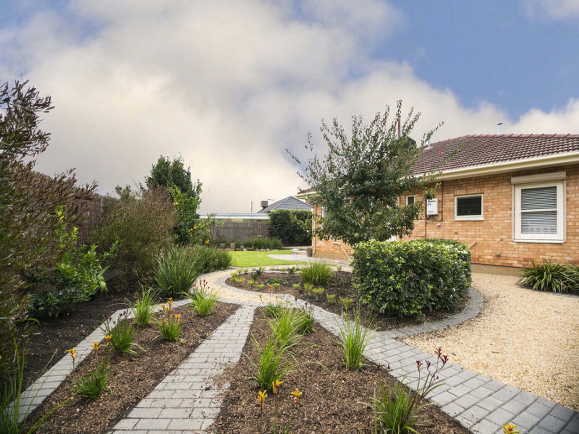 5 Hill Place, Richmond