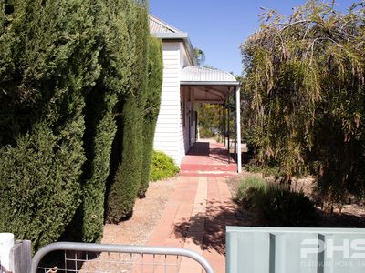 2 Narrow Street, Kerang