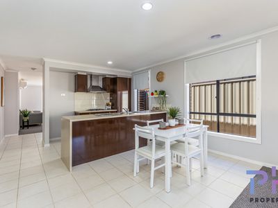 5 / 4-6 Greenview Circuit, Epsom