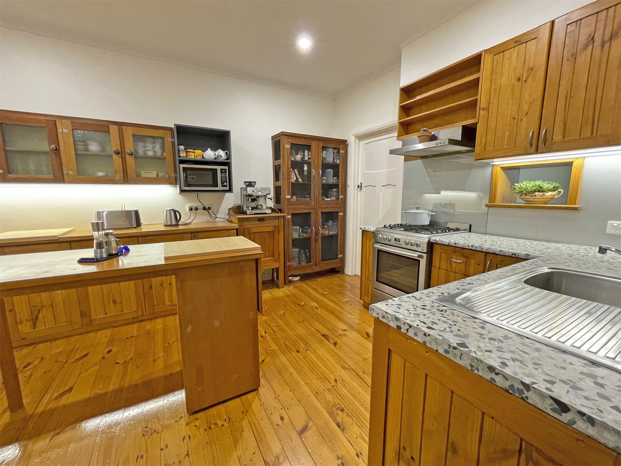 1 Wheaton Road, Plympton