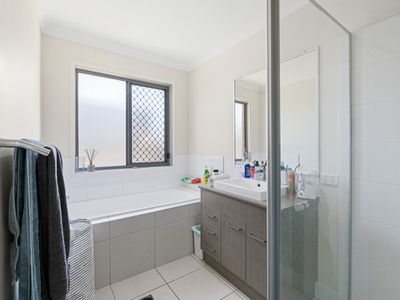 2 Asher Place, Moggill