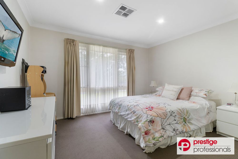 27 Bangalow Avenue, Chipping Norton