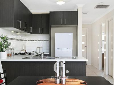 2 / 10 Raymond George Place, Lara