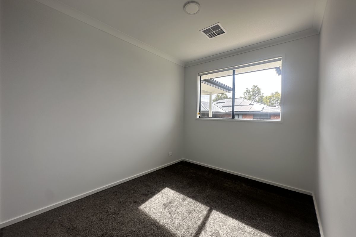 4 Raylene Court, Blakeview