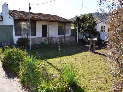 103 Lakeside Avenue , Mount Beauty