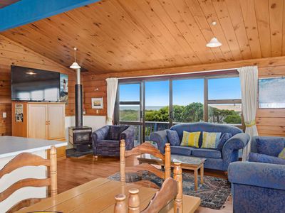 2 A Marine Parade, Otaki Beach