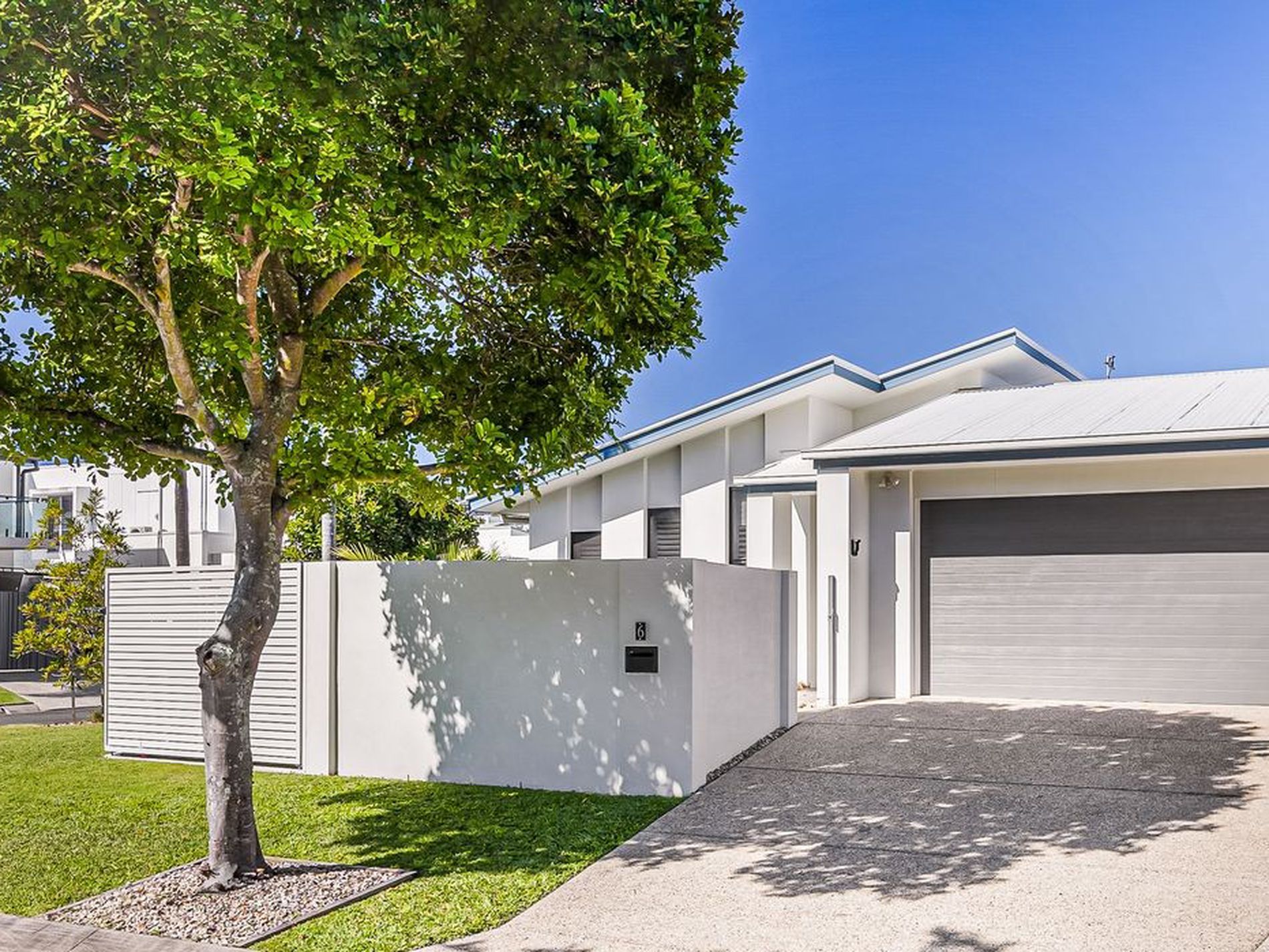 6 Melos Place, Parrearra