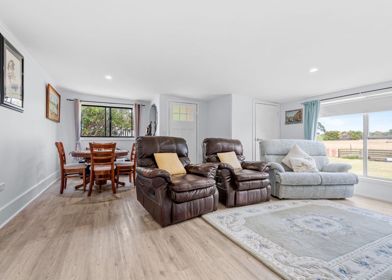 17 Beach Road, Portland