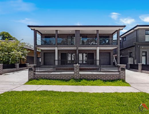 99 DENNISTOUN AVENUE, Guildford West