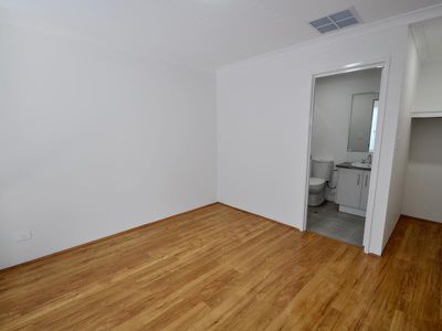 11C Toledo Close, Cannington