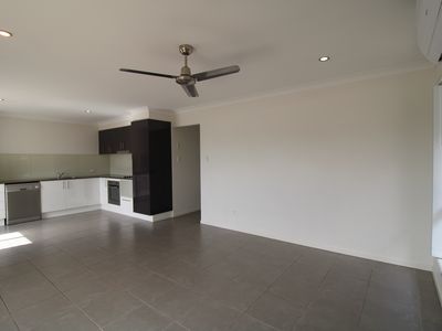 7 Bowerbird Street, Deebing Heights