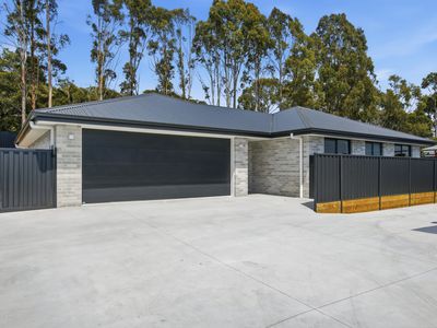 2 / 67 Parkfield Drive, Youngtown