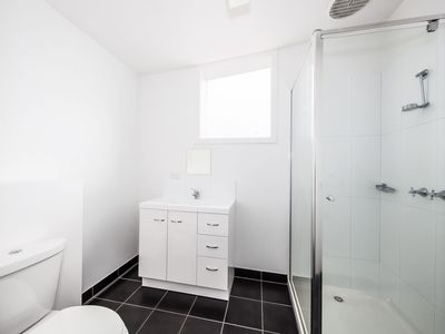 4 / 12 Market Road , Werribee