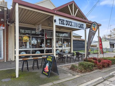 THE DUCK INN CAFE