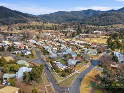 26 Lakeside Avenue, Mount Beauty