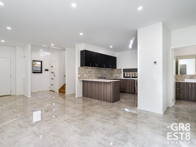 2 / 35 Warana Drive, Hampton Park