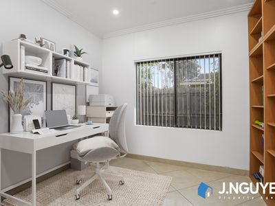 2 Yeronga Close, St Johns Park