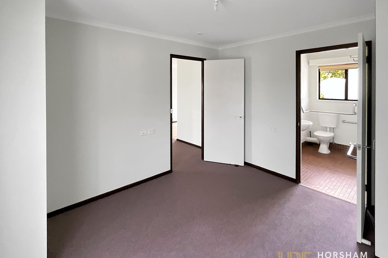 7 Shalom Place, Horsham