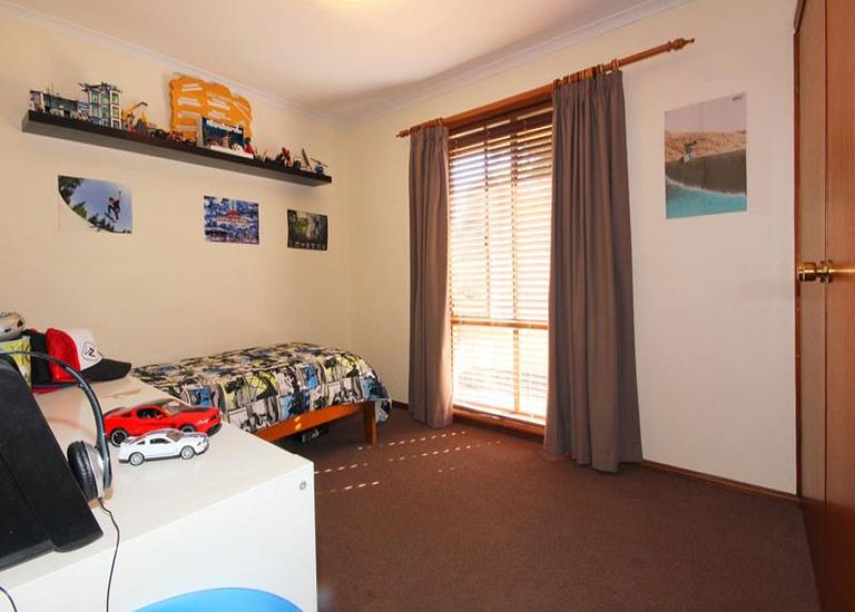 13 Quinvale Road, Hallett Cove