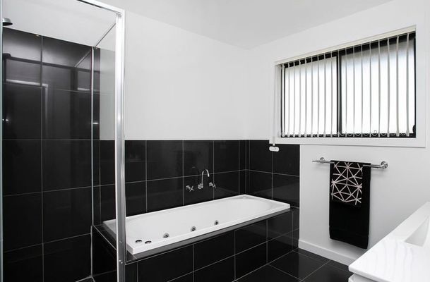 2 / 8 Gretna Court, Greenvale