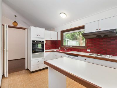 12 Tavistock Road, Frankston South