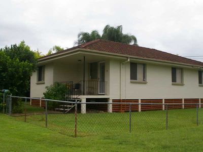 4 Oak Street, One Mile