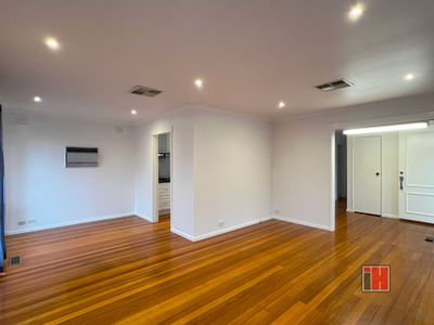 31 Ninevah Cres, Wheelers Hill