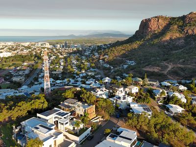 1 Stirling Drive, Castle Hill