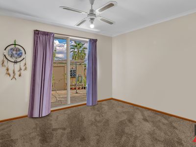 66 Silvereye Crescent, Werribee