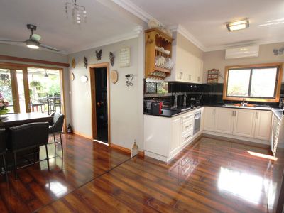 10 Raymond Street, Wangaratta