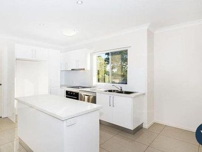 4 / 60 Ernest Street, Manly