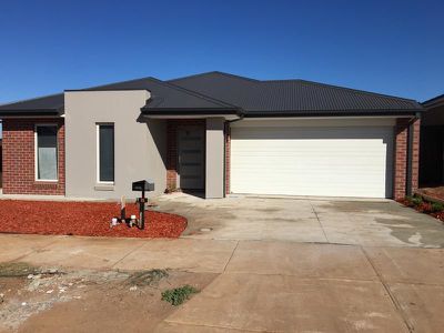 15 Tourmaline Drive, Melton South