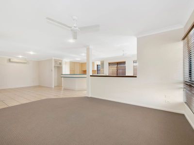 4 Gingham Street, Glenella