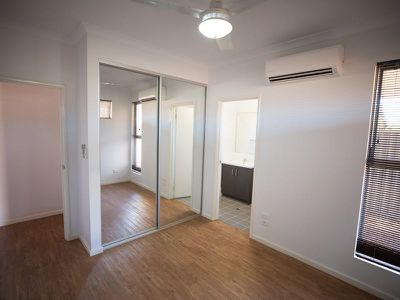 10 Homestead Ramble, Newman