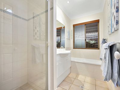 4 Raven Way, Noosaville