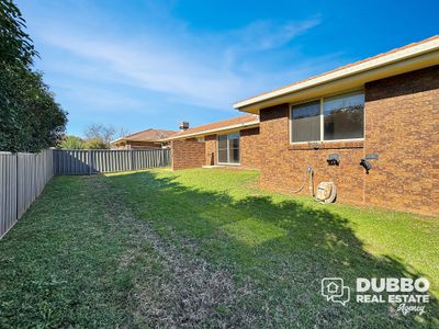 2 / 71 Websdale Drive, Dubbo