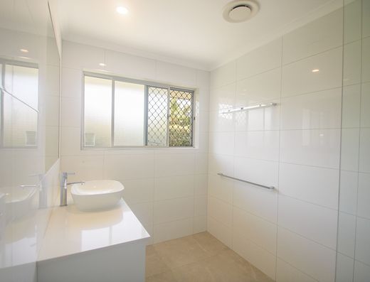 Delightful Gem in Sought After Tewantin image 6