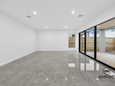 10 Sandalwood Crescent, Clyde North