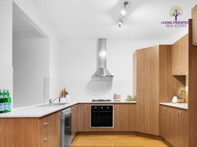 104 Foxwood Drive, Point Cook