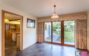10 Sugarloaf Road, Beaconsfield Upper