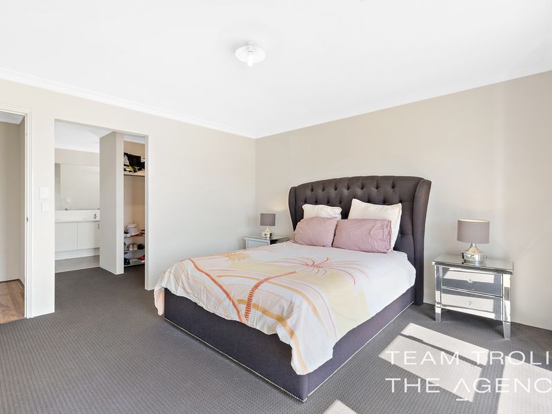 9 Riverina Parade, Lake Coogee