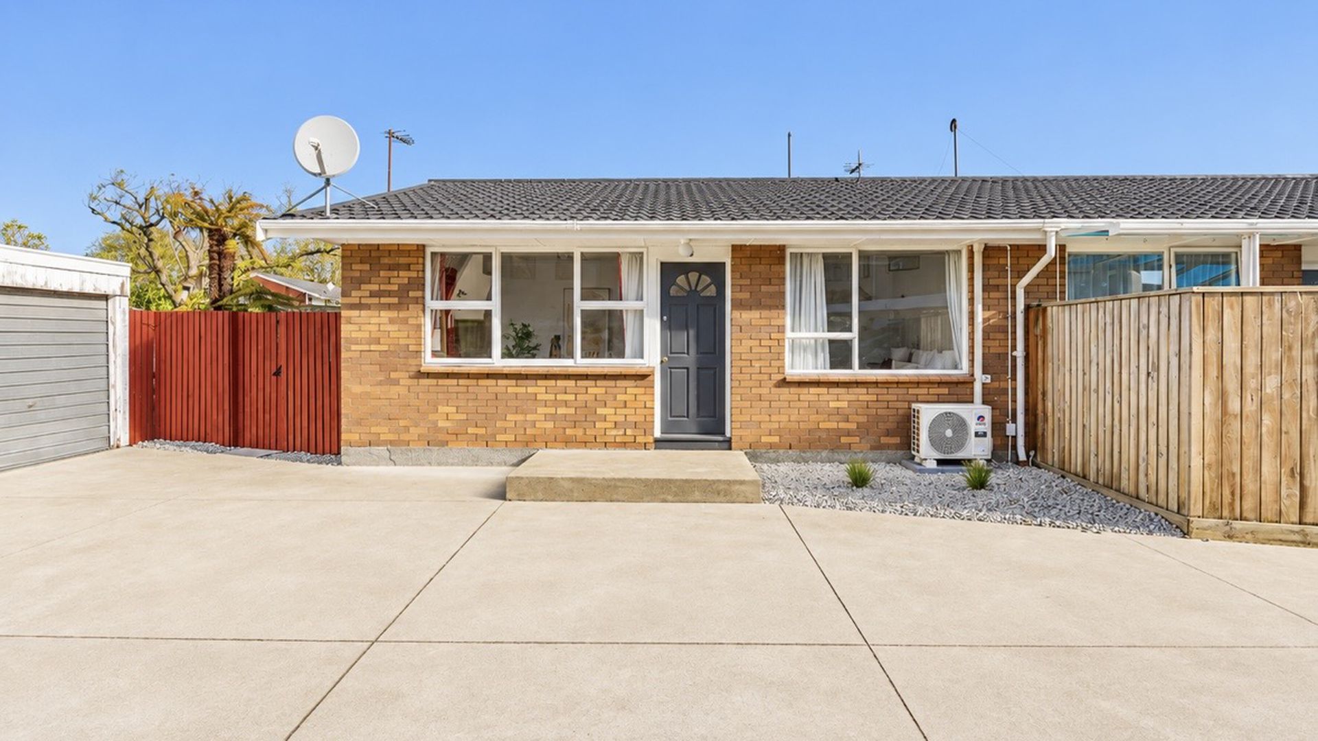 Sunny End Unit with Potential