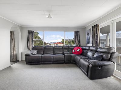 6 Yates Street, Otaki Beach