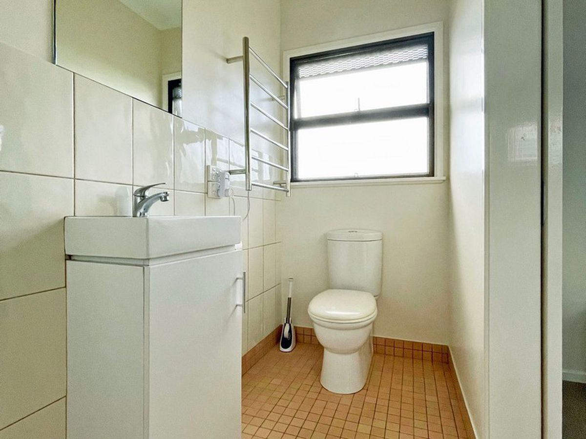 9 Tenth Avenue, Atherton