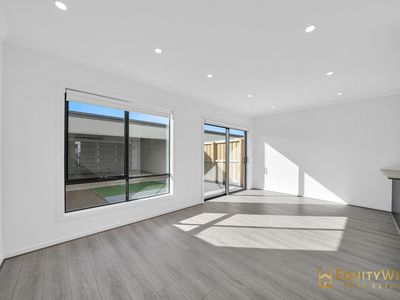 20 Timetable Street, Mambourin