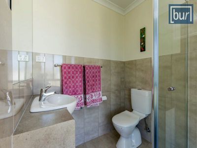 141 Golf Club Drive, Howlong