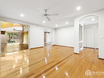 40 Murchison Crescent, Clayton South