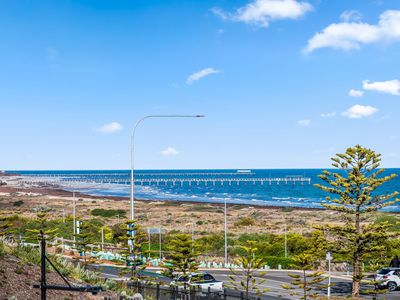 8 Oceanview Drive, Taperoo