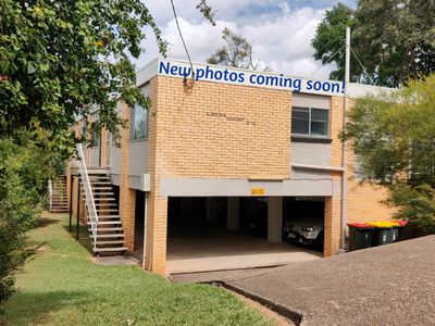 1 / 11 Greenlaw Street, Indooroopilly