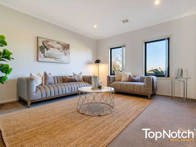70 Hamilton Hume Parade, Craigieburn